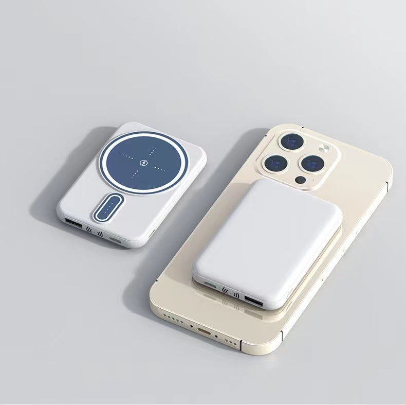 Mini magnetic power bank